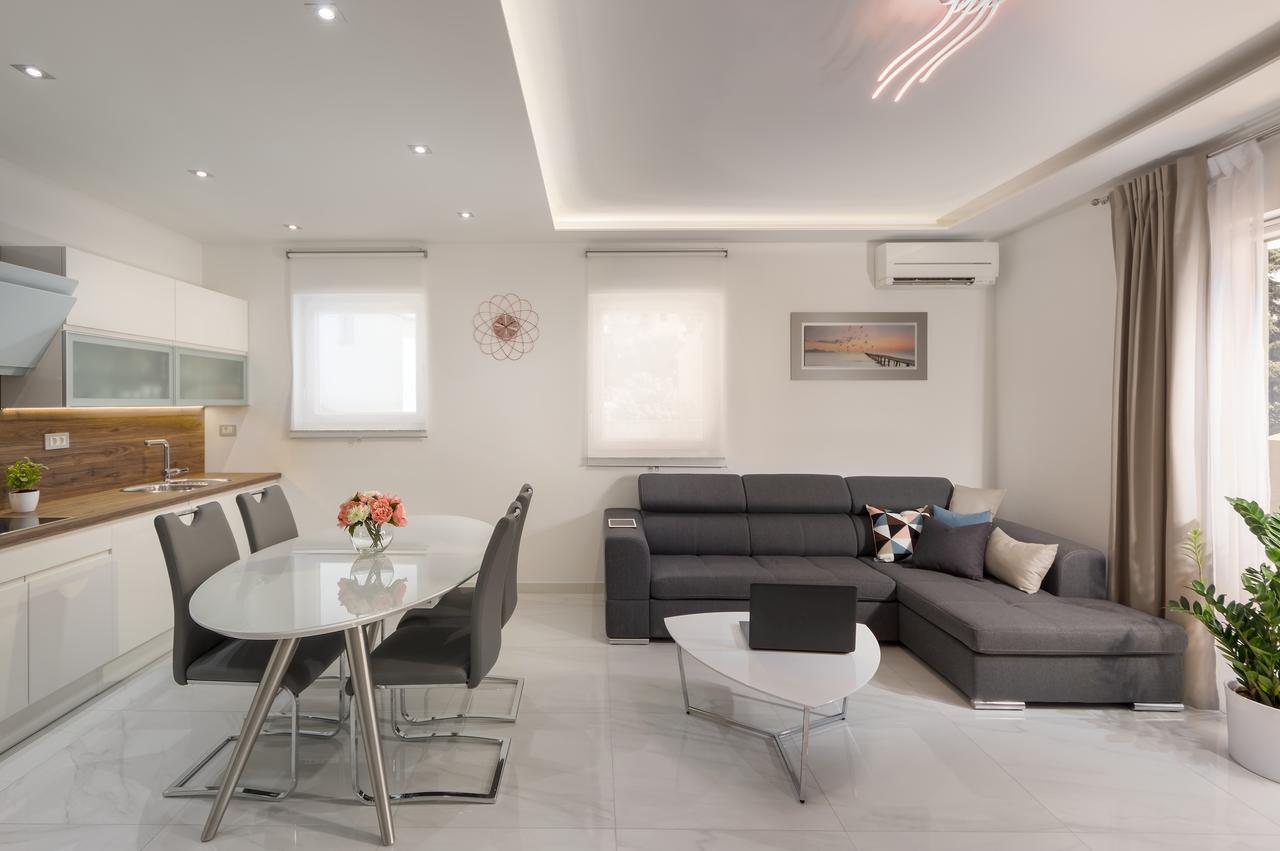 Blue Dream Apartment Пула Екстериор снимка